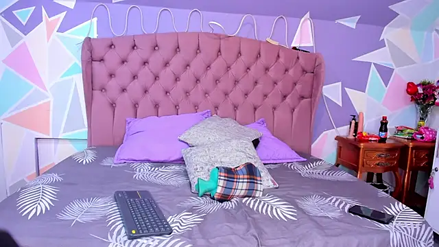 ZaharaSkylar online show from September 26, 12:03 pm