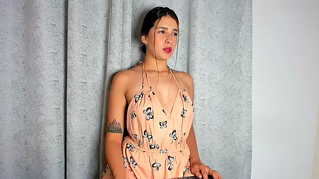 samaantha lux online show from November 17, 11:11 am