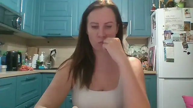 ALICAINWONDERLAND online show from March 1, 6:40 pm