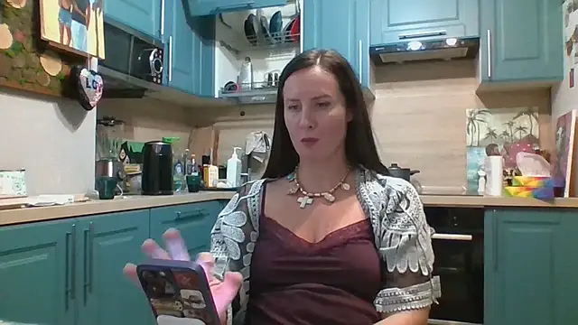 ALICAINWONDERLAND online show from November 8, 6:13 pm