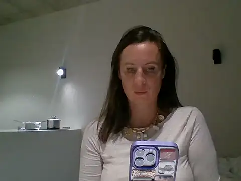 ALICAINWONDERLAND online show from September 27, 6:59 pm