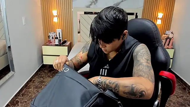 KAROLLJONES1 online show from September 15, 7:10 pm