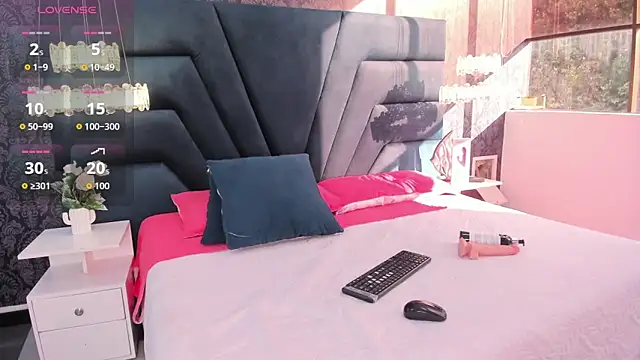 lexiluxuri online show from November 24, 12:18 pm