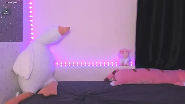 succubantra online show from December 19, 3:04 pm