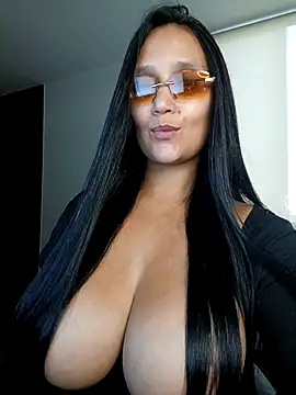 Esmeralda333 online show from March 10, 8:24 pm