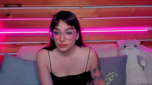 Emily Tylerr online show from September 26, 1:47 am