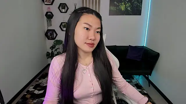 LunaPurrr online show from November 27, 1:30 am