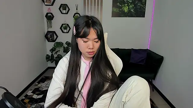 LunaPurrr online show from November 15, 2:23 am