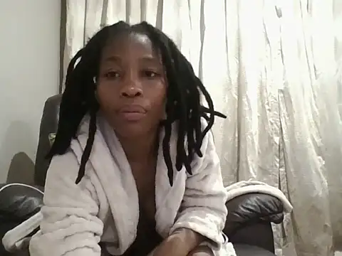 PHOENIXINTHEMIDDLE online show from December 2, 9:06 pm