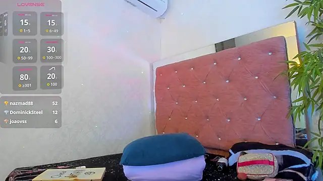 JulianaCarter online show from March 14, 8:32 pm