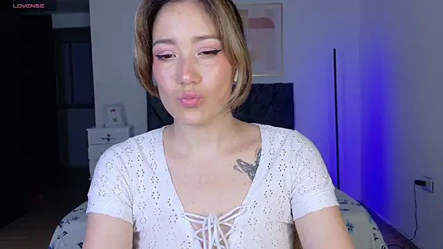 Eliih 01 online show from September 23, 2:10 am