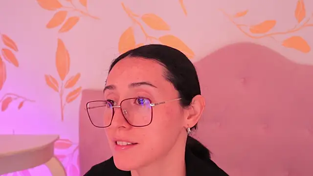 Ginevra esposito online show from March 31, 1:00 pm