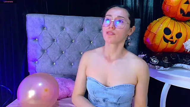 Ginevra esposito online show from October 28, 1:28 pm