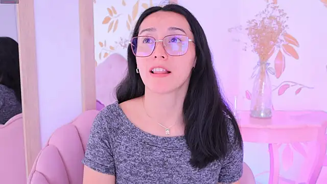 Ginevra esposito online show from September 26, 1:20 pm