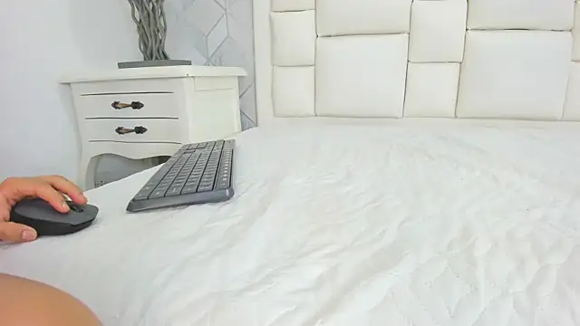 naia cox online show from March 6, 7:36 am