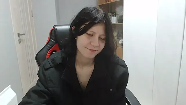 TinaQuiin online show from October 1, 8:52 am