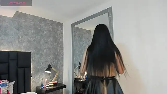 crystaldarliing online show from October 1, 4:34 pm