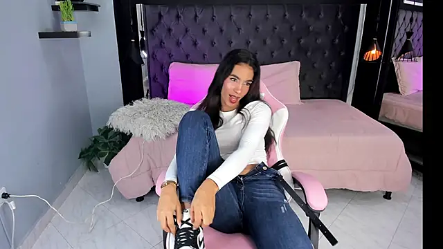 kitty collins  online show from September 15, 11:29 am