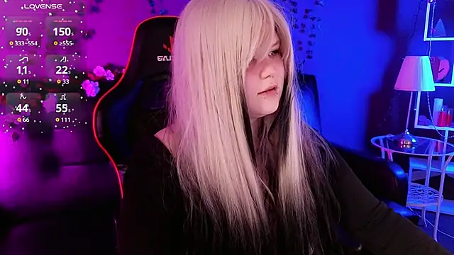 fillisfox  online show from September 17, 3:21 pm