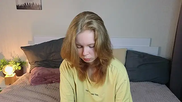 JulietteRain online show from May 6, 7:29 pm