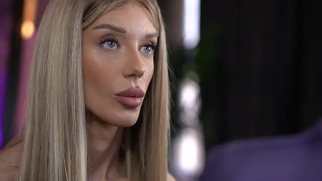 EllieRedd online show from September 19, 7:18 am