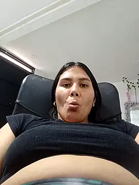 burbuja02 online show from April 2, 8:50 pm