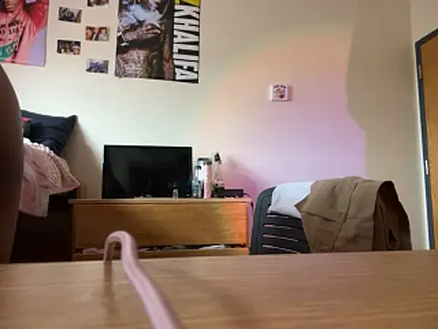 luvrgrllani online show from December 1, 4:53 pm