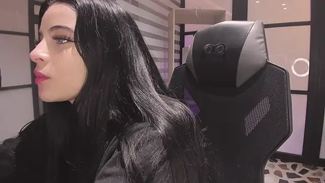 ChannelWhite  online show from September 21, 11:36 pm