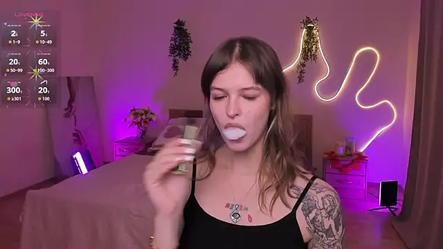 Lisa Blossom online show from April 14, 6:13 am