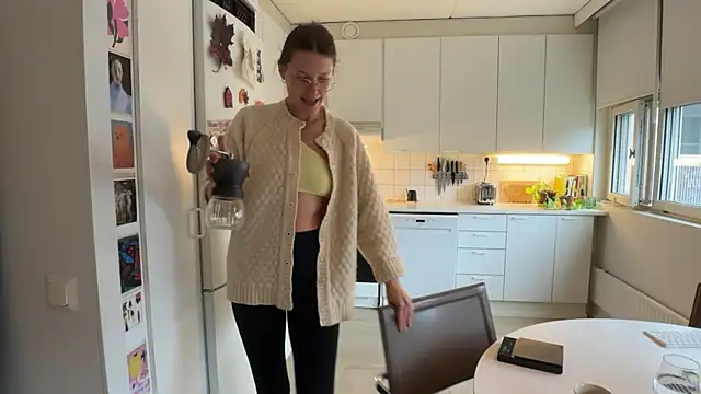 Scorpion Peach online show from September 16, 8:22 am