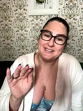 Lacey-BBW online show from September 22, 8:18 pm