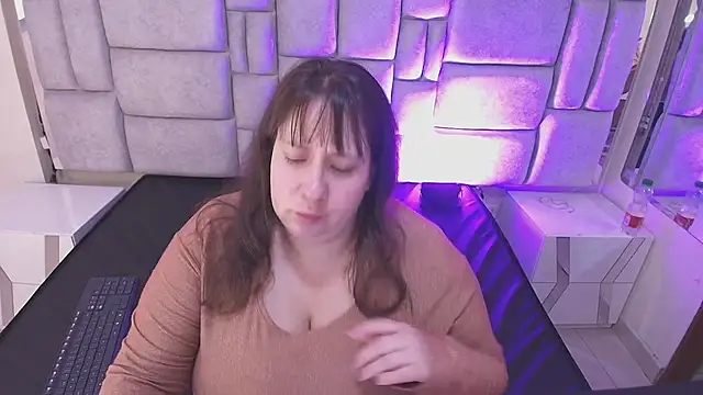  Emily rosee  online show from December 16, 11:49 am