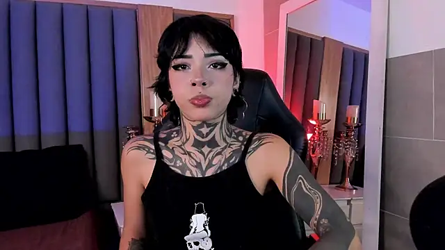 misstomie  online show from February 10, 3:26 pm