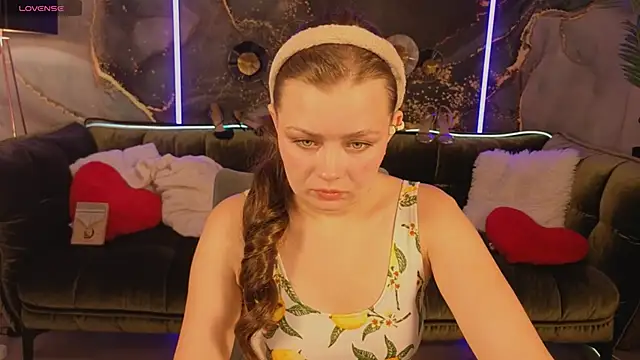 RedDoll  online show from September 12, 7:32 pm