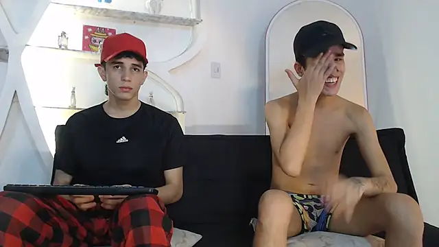 THREE GUYS HOT online show from October 4, 8:13 pm