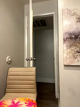 ObsessedWLyla online show from September 28, 11:26 am