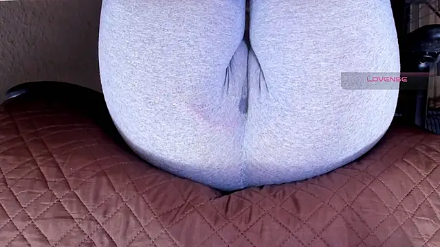 Cameltoe squirt inPants online show from March 5, 8:43 am