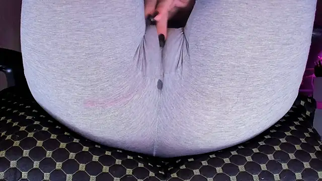 Cameltoe squirt inPants online show from November 7, 1:06 pm