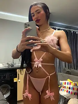 itsyourgirltee online show from September 25, 2:16 pm