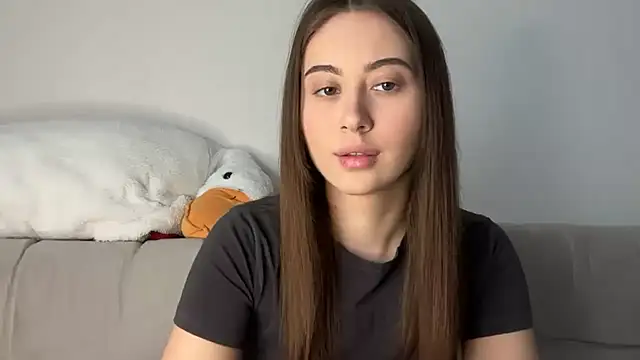 StellarAlice online show from April 25, 9:45 am