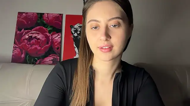 StellarAlice online show from April 2, 5:32 pm