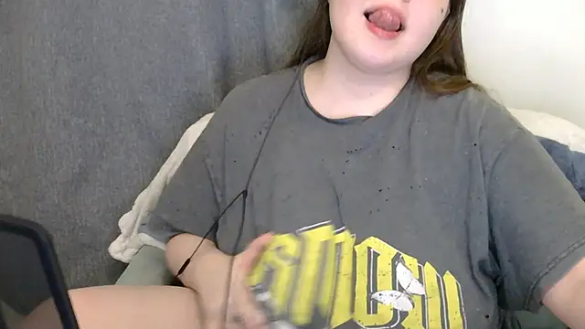 brattyprincessemma online show from February 17, 9:03 pm