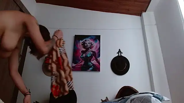 Crystal Star  online show from March 6, 1:06 pm