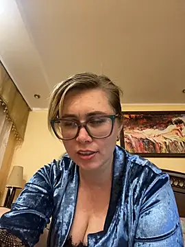 Crystal00Girl online show from October 5, 9:20 pm