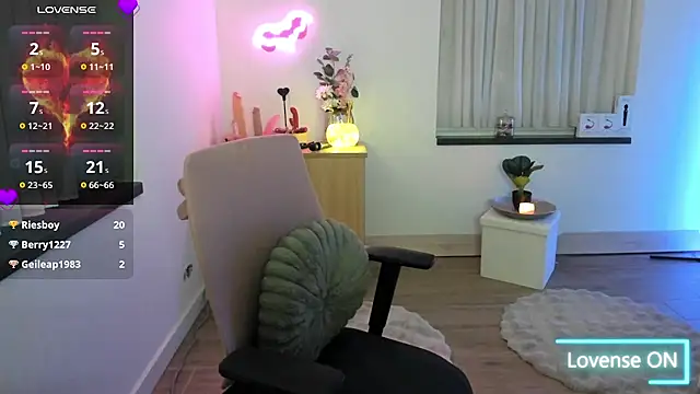 Miss Lucifer6 online show from April 16, 9:39 pm