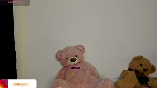 HaileyDuke online show from March 26, 11:50 pm