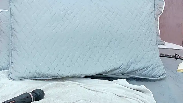 Camila Hill  online show from February 27, 4:40 pm