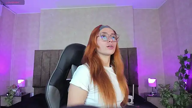 LanaMills  online show from September 23, 4:32 am