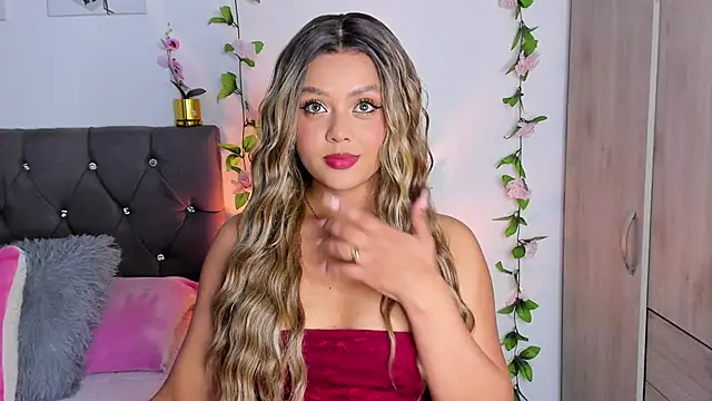 isajonnes18 online show from October 15, 2:58 am