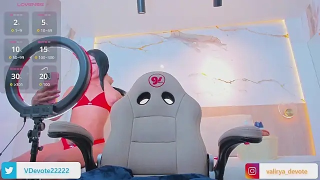 valirya devote online show from September 24, 3:38 am